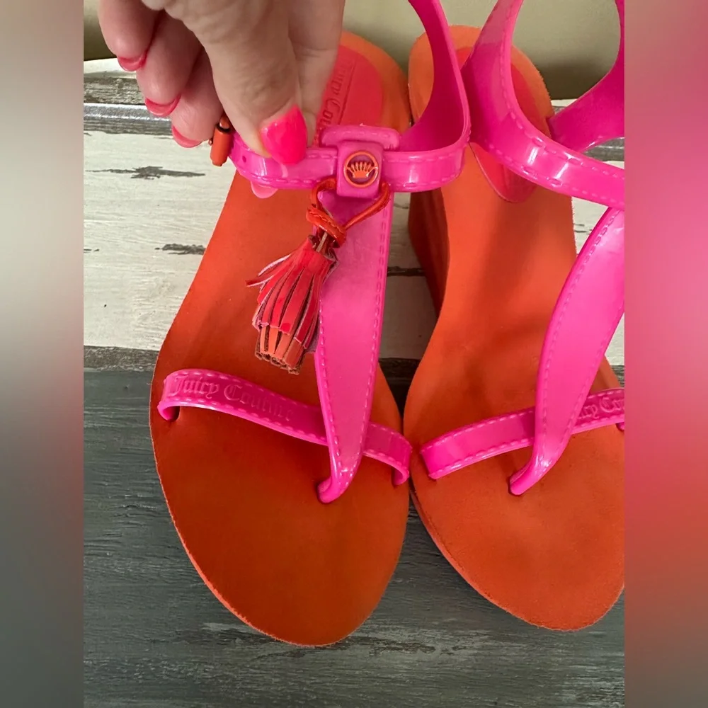Juicy Couture Lilly Tassel‎ Wedges - Size 7 - Picture 3 of 11